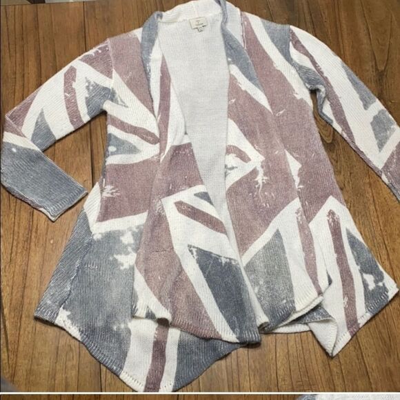 ISO this cardigan! - Picture 2 of 3